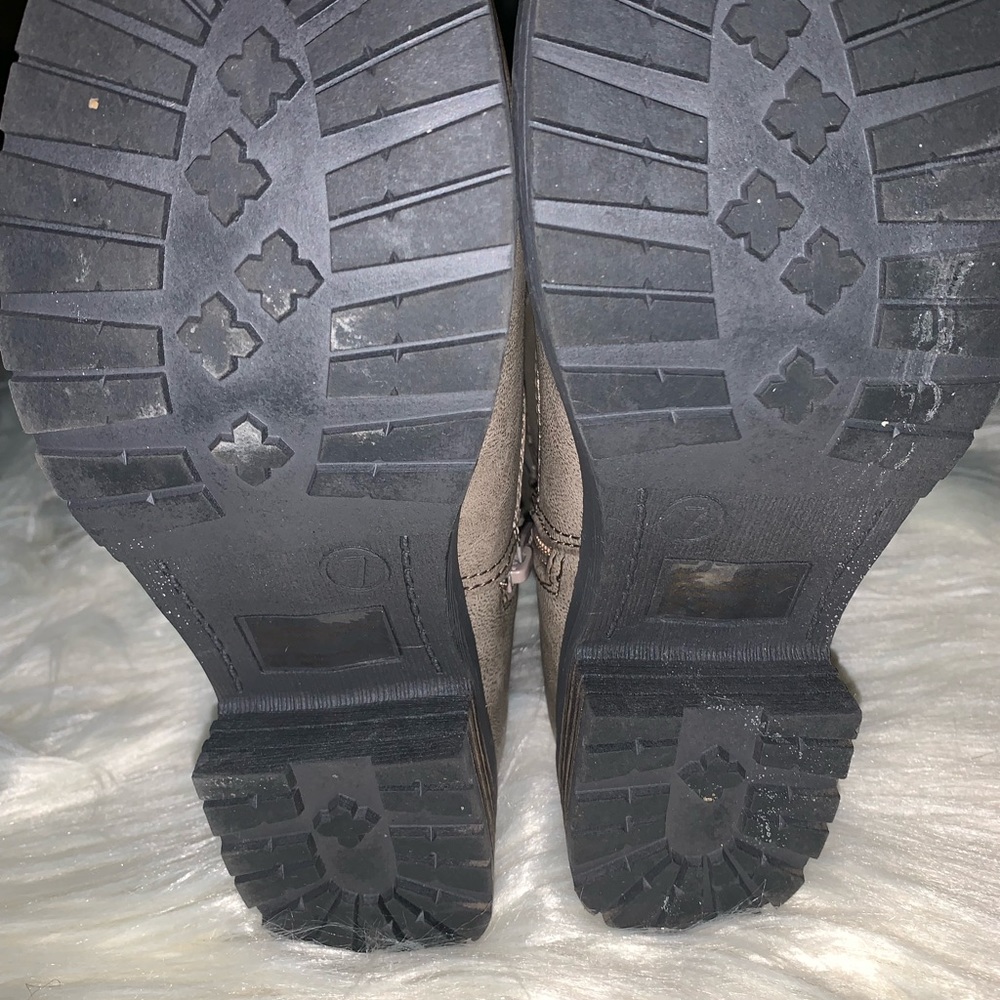 Mossimo size 7 fur lined boots - Picture 2 of 2
